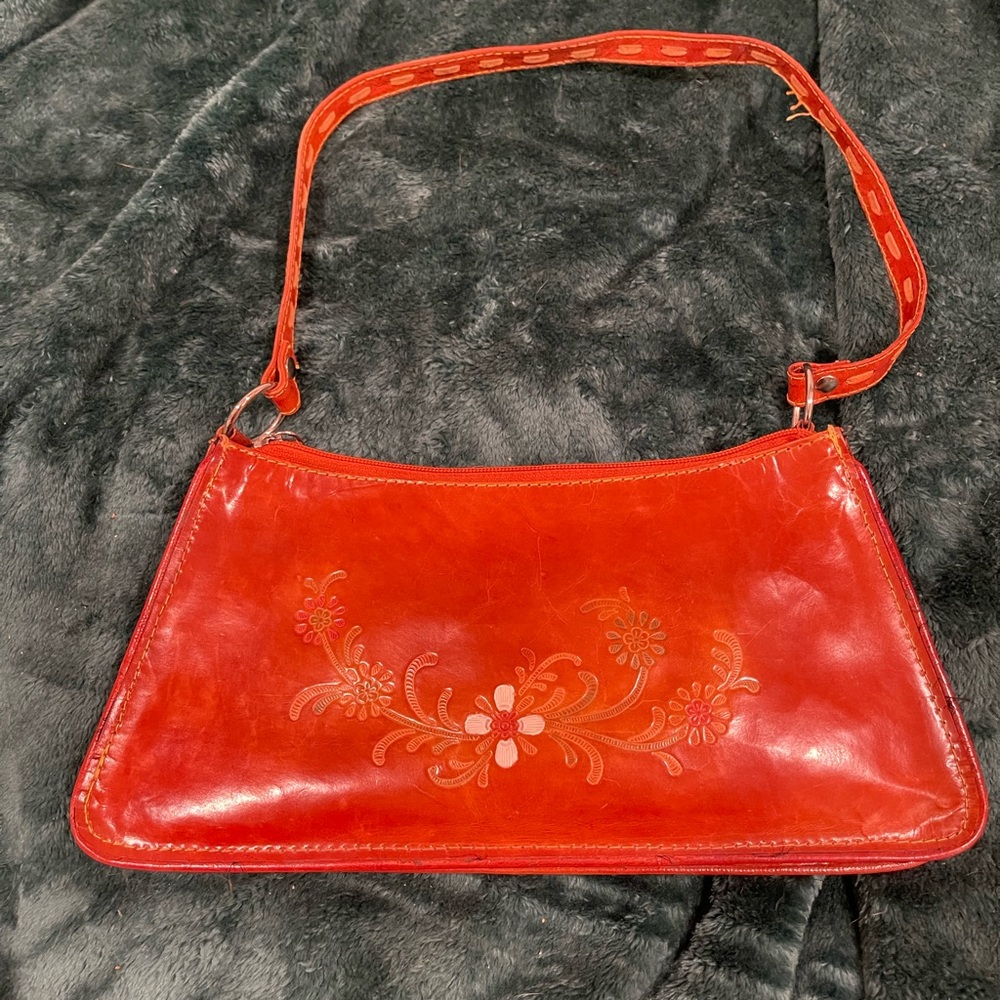 Vintage 1970s Brown Leather Floral Boho Festival Shoulder Bag. Hand tooled.